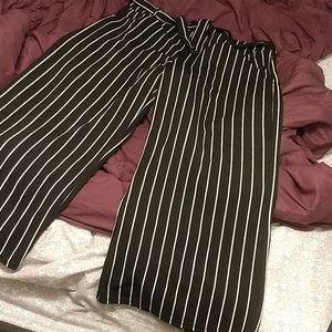 Black &' white stripped wide leg pants
